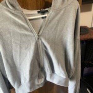Grey, cropped NEW W/O TAGS Forever 21 zip up jacket (L)